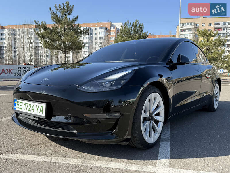 Седан Tesla Model 3 2021 в Николаеве
