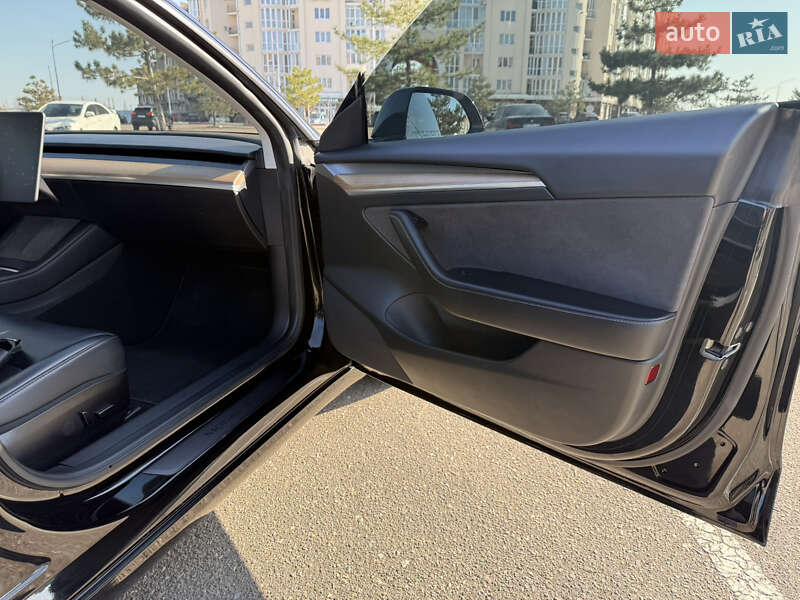 Седан Tesla Model 3 2021 в Николаеве