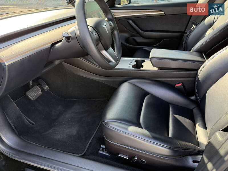 Седан Tesla Model 3 2021 в Николаеве
