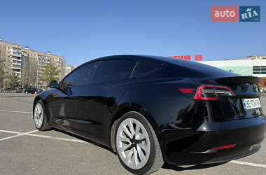 Седан Tesla Model 3 2021 в Николаеве