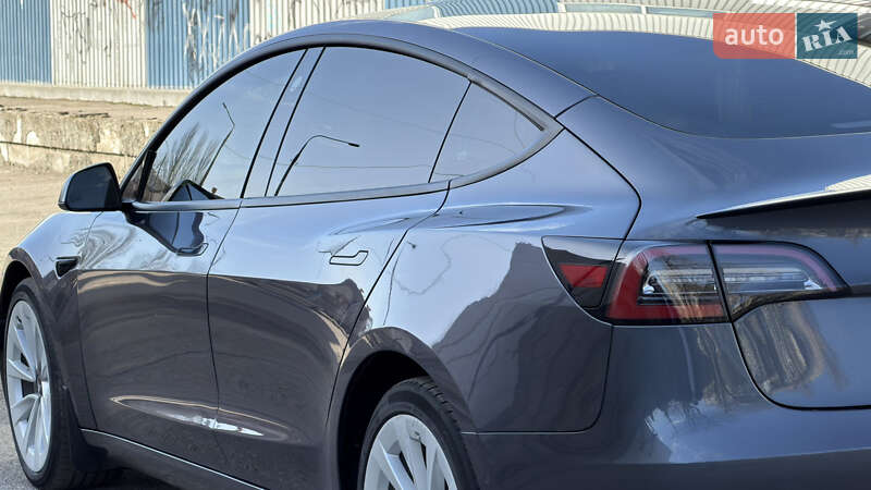 Седан Tesla Model 3 2022 в Запоріжжі