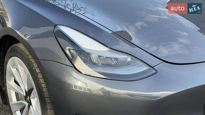 Седан Tesla Model 3 2022 в Запоріжжі