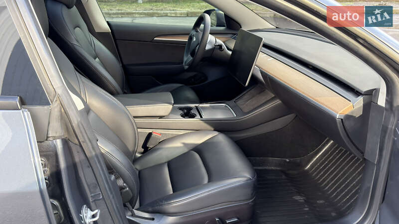 Седан Tesla Model 3 2022 в Запоріжжі