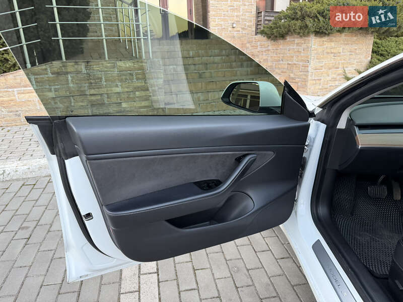 Седан Tesla Model 3 2019 в Одессе