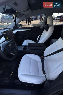 Седан Tesla Model 3 2021 в Ивано-Франковске