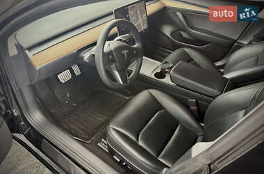Седан Tesla Model 3 2021 в Львове