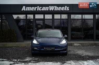 Седан Tesla Model 3 2018 в Черновцах