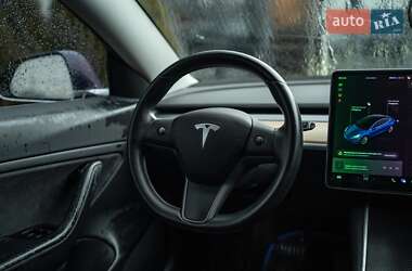Седан Tesla Model 3 2018 в Черновцах