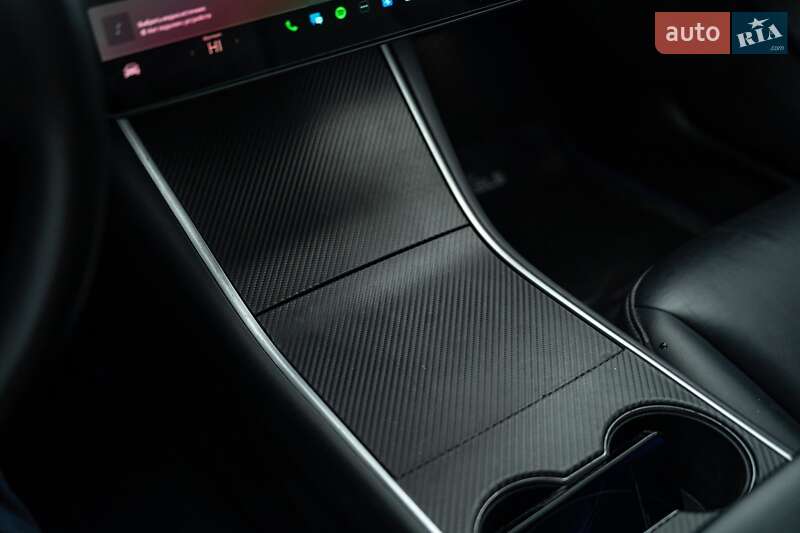 Седан Tesla Model 3 2018 в Черновцах