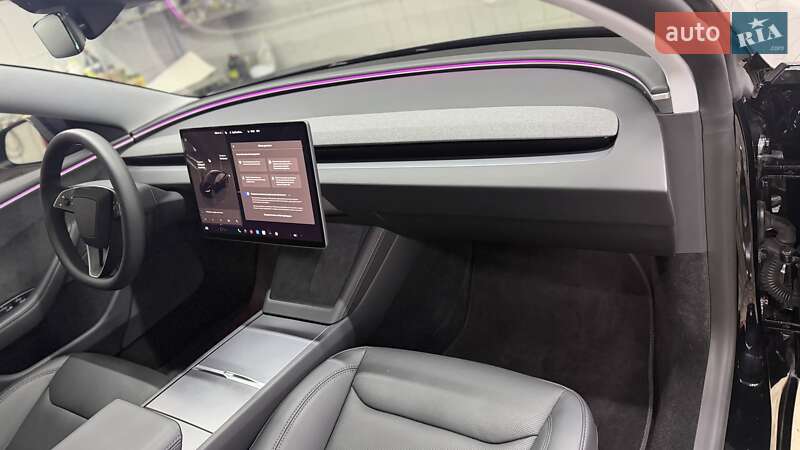 Седан Tesla Model 3 2025 в Києві