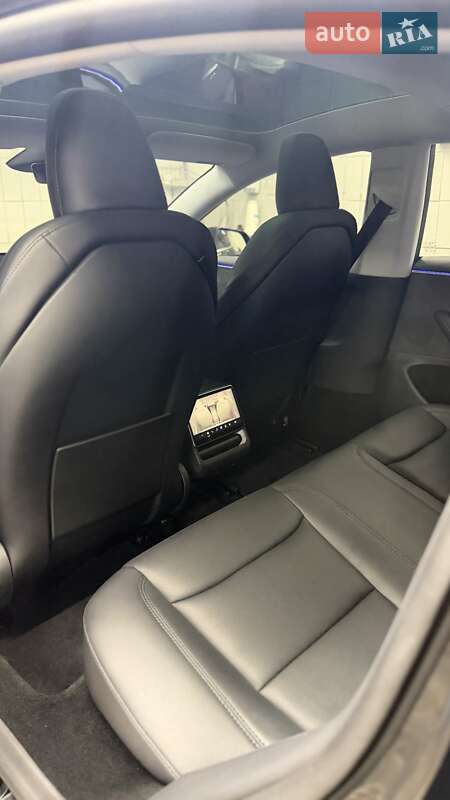 Седан Tesla Model 3 2025 в Києві