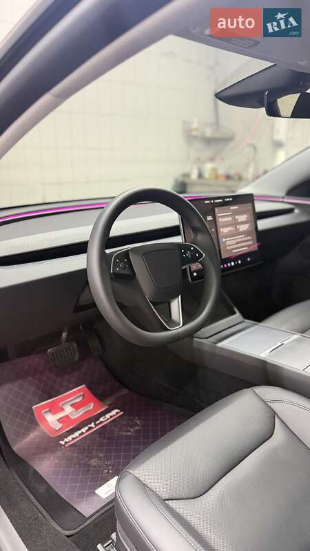 Седан Tesla Model 3 2025 в Киеве