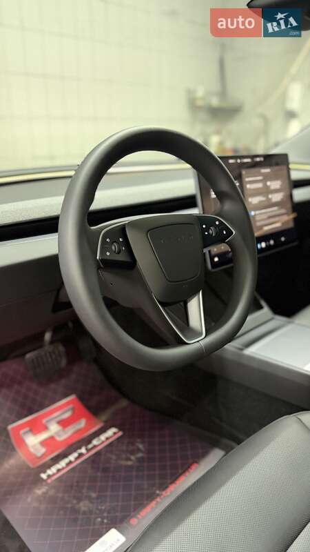Седан Tesla Model 3 2025 в Киеве