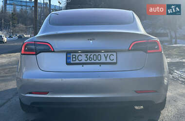 Седан Tesla Model 3 2018 в Киеве