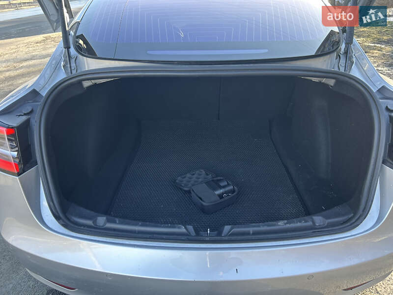Седан Tesla Model 3 2018 в Киеве