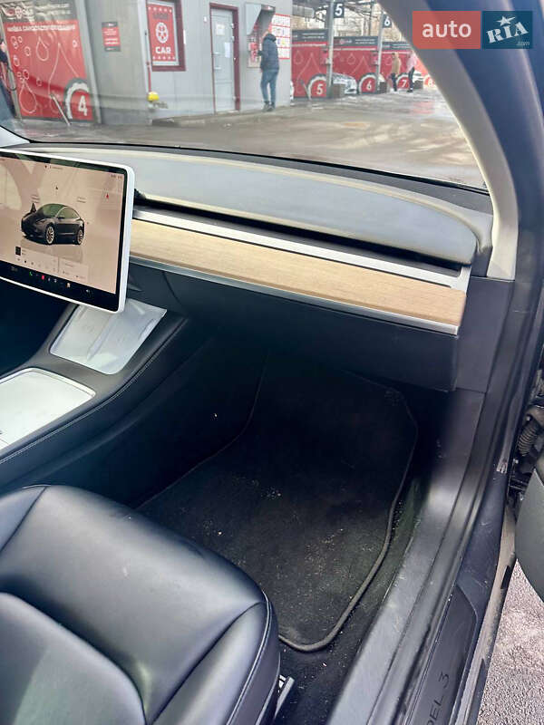 Седан Tesla Model 3 2022 в Киеве