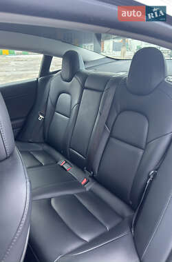 Седан Tesla Model 3 2020 в Киеве