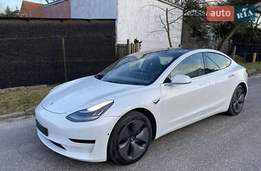 Седан Tesla Model 3 2018 в Ровно
