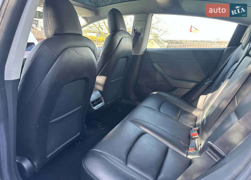 Седан Tesla Model 3 2018 в Рівному