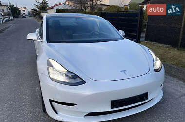 Седан Tesla Model 3 2018 в Ровно