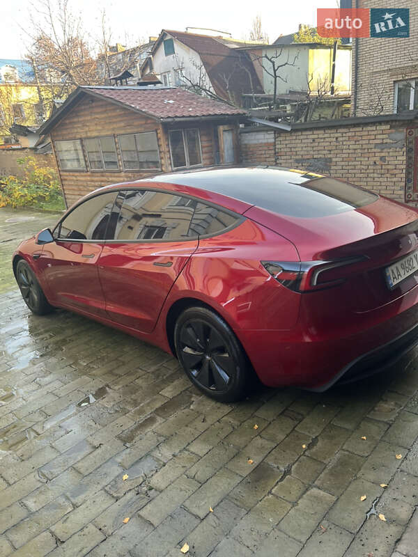 Седан Tesla Model 3 2024 в Киеве