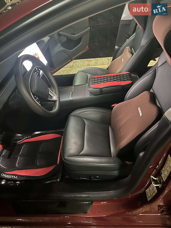 Седан Tesla Model 3 2024 в Киеве