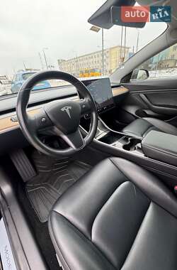 Седан Tesla Model 3 2019 в Виннице