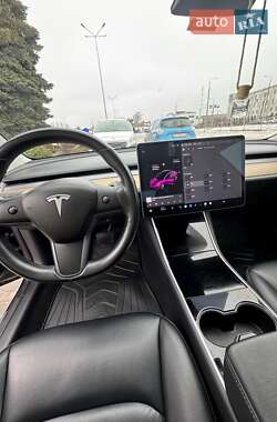 Седан Tesla Model 3 2019 в Вінниці