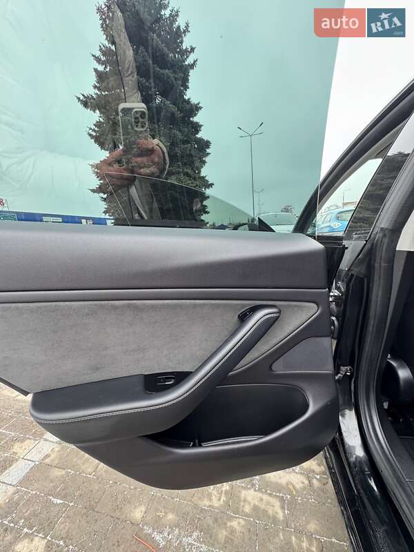 Седан Tesla Model 3 2019 в Виннице