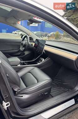 Седан Tesla Model 3 2019 в Виннице