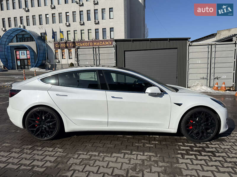 Седан Tesla Model 3 2020 в Киеве фото 9 Седан Tesla Model 3 2020 в Киеве