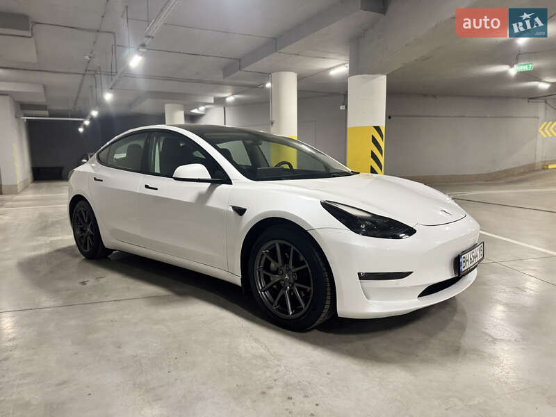 Седан Tesla Model 3 2020 в Одесі