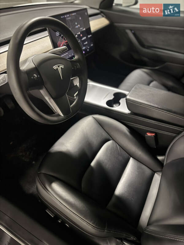 Седан Tesla Model 3 2020 в Одесі