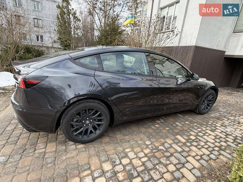 Седан Tesla Model 3 2024 в Кропивницком