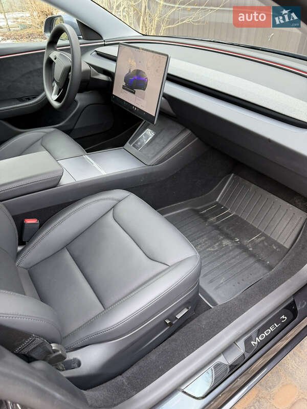 Седан Tesla Model 3 2024 в Кропивницком