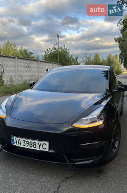 Седан Tesla Model 3 2019 в Києві