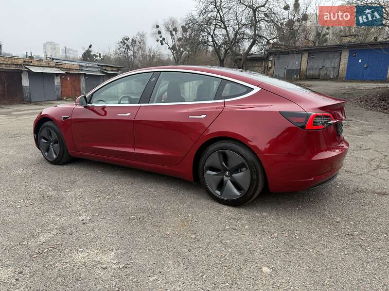 Седан Tesla Model 3 2018 в Киеве