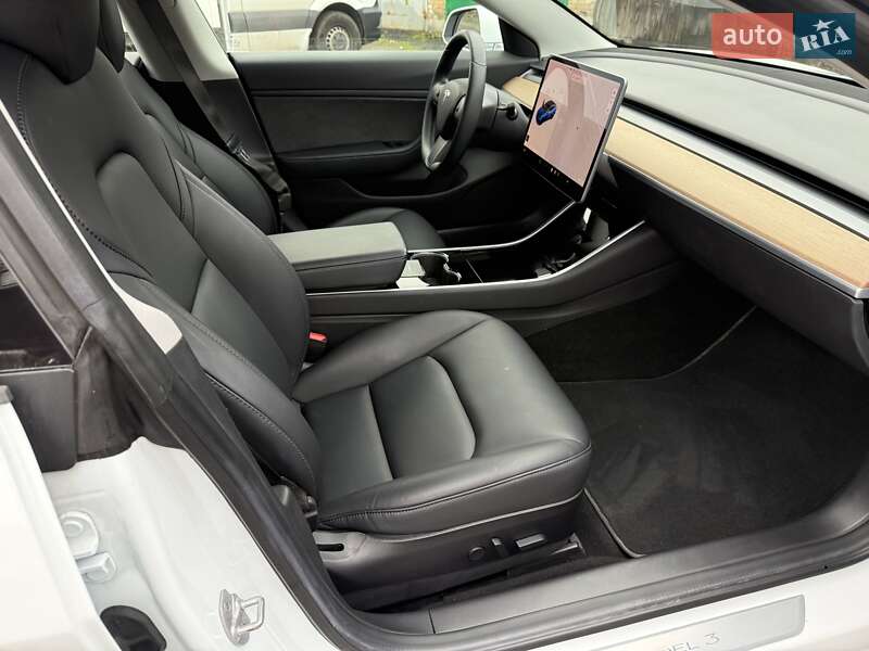 Седан Tesla Model 3 2018 в Киеве фото 9 Седан Tesla Model 3 2018 в Киеве