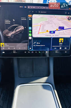Седан Tesla Model 3 2019 в Киеве