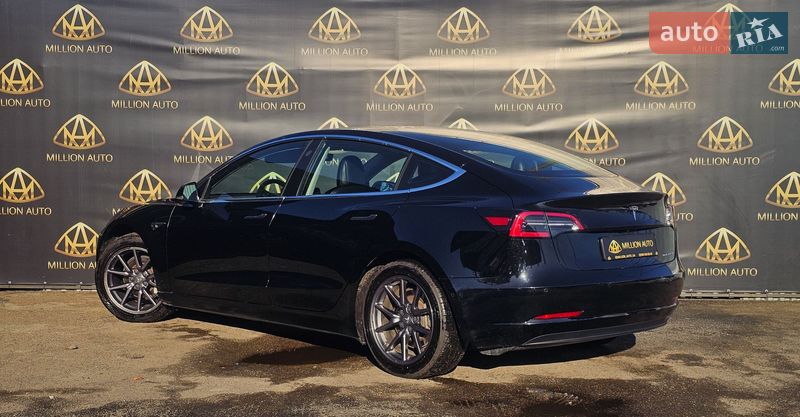 Седан Tesla Model 3 2019 в Києві