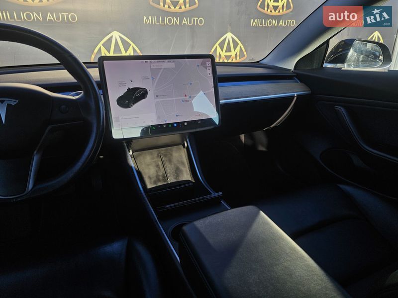 Седан Tesla Model 3 2019 в Києві