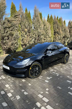 Седан Tesla Model 3 2022 в Самборі