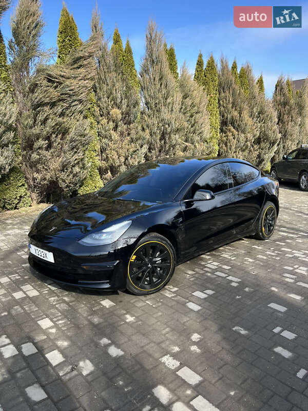 Tesla Model 3 2022