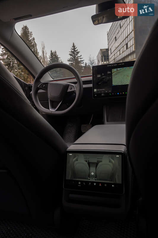 Седан Tesla Model 3 2024 в Івано-Франківську