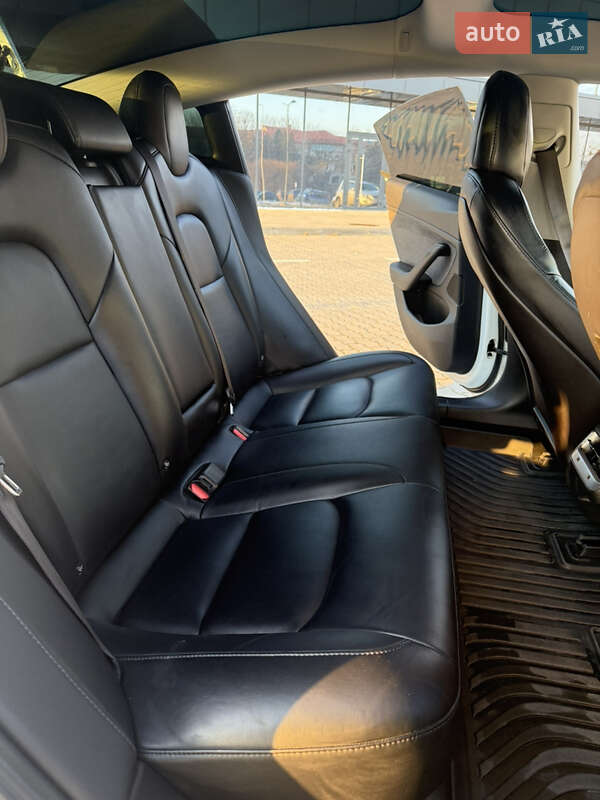 Седан Tesla Model 3 2018 в Суховоле