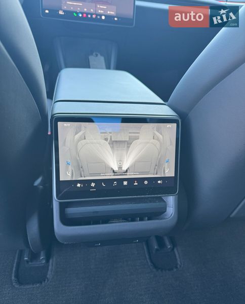 Седан Tesla Model 3 2025 в Києві