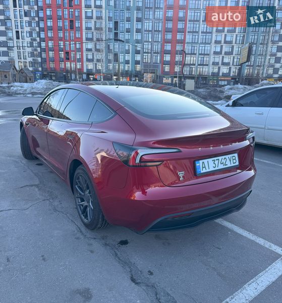 Седан Tesla Model 3 2025 в Києві