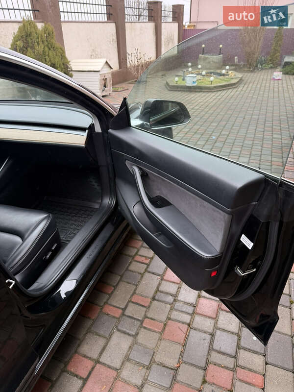 Седан Tesla Model 3 2020 в Одессе