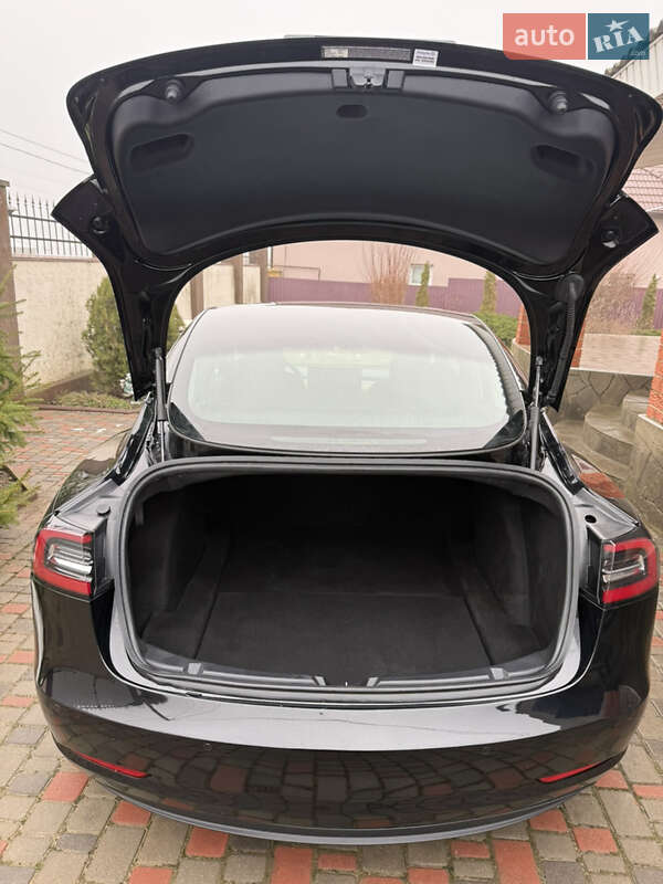 Седан Tesla Model 3 2020 в Одессе