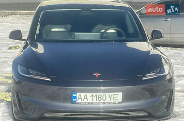 Седан Tesla Model 3 2024 в Києві